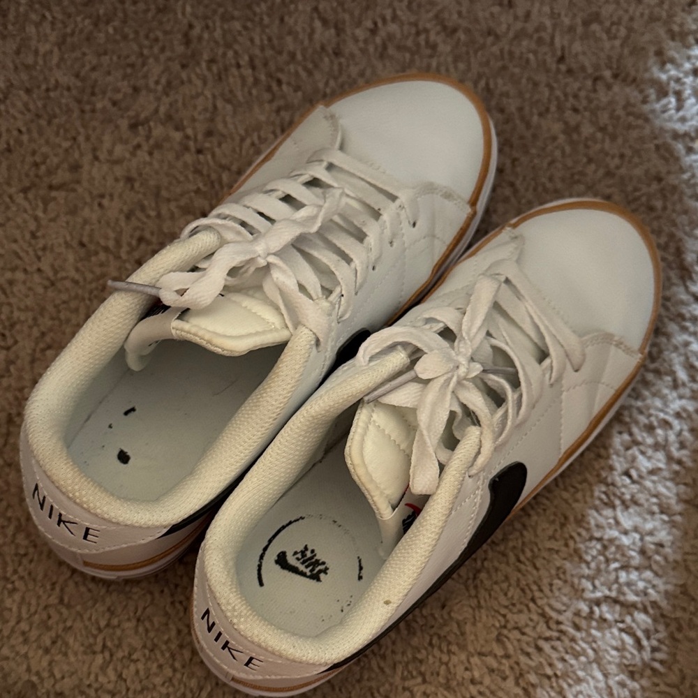 Nike White and Black Casual Shoes